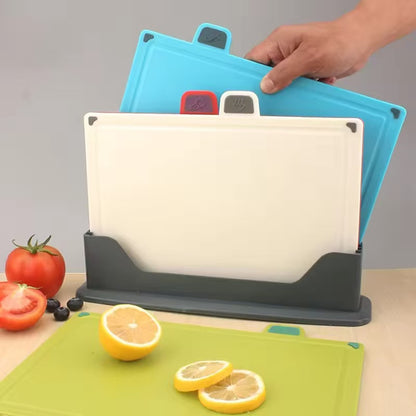 Kitchen household type cutting board / Food-grade baby complementary food plastic cutting board - PP cutting board set of four pieces