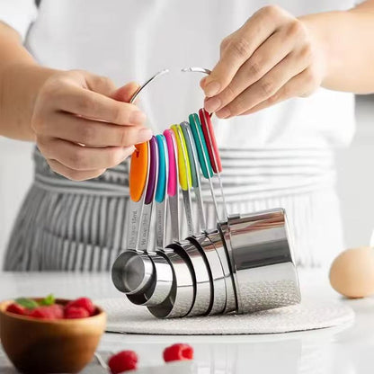 Silicone handle stainless steel measuring cup and measuring spoon set, scale-reading kitchen baking tool set
