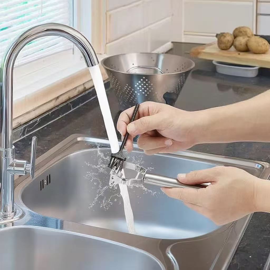 Two-in-one stainless steel peeler and shredder