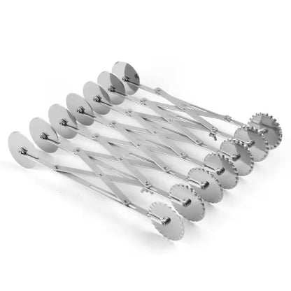 Stainless steel extendable multi-wheel pizza cutting knife