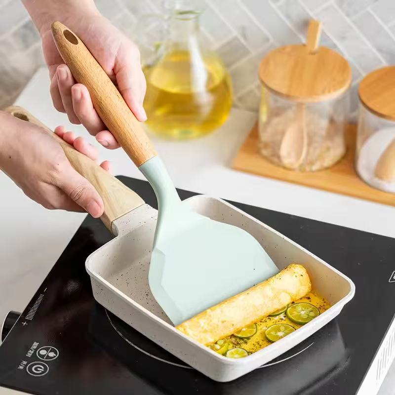 High-temperature resistant non-stick pan wooden handle silicone spatula