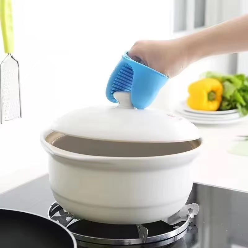 Anti-slip and anti-scald gloves, microwave oven heat insulation gloves, oven baking gloves, high-temperature resistant gloves