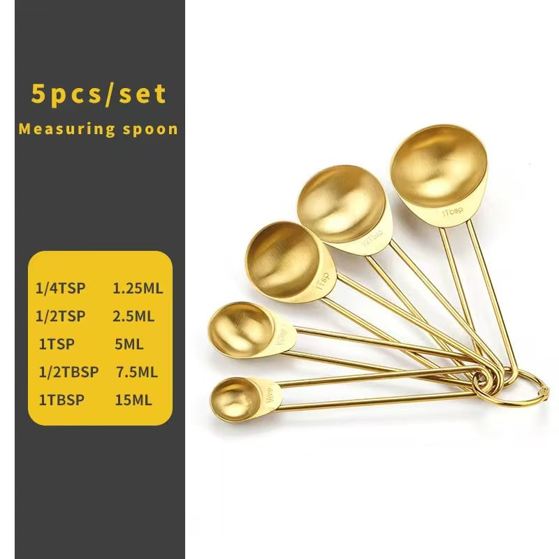Measuring cup and measuring spoon baking tool set