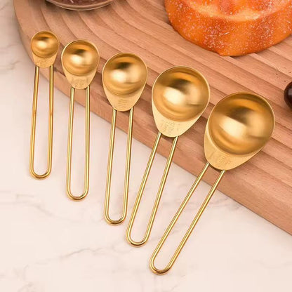 Measuring cup and measuring spoon baking tool set