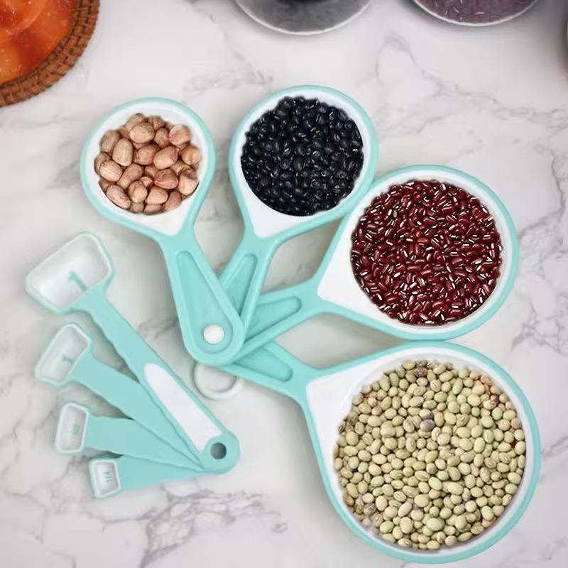Foldable silicone measuring cup and measuring spoon set
