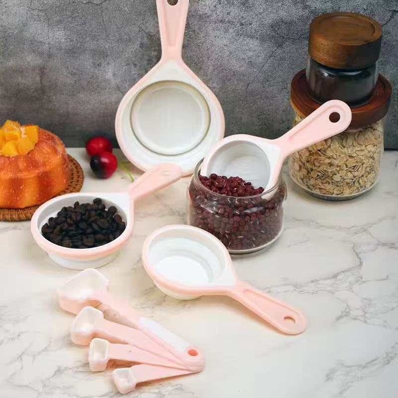 Foldable silicone measuring cup and measuring spoon set